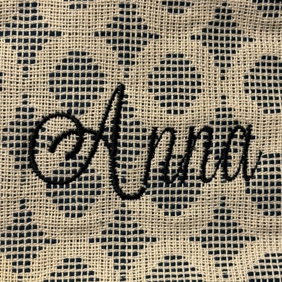 Thirty- One Makeup Bag Anna Embroidery - Picture 4 of 8